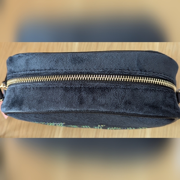 NWT Juicy Couture Black Velvet/Velour Liquorice Obsession Crossbody/Shoulder Bag - Picture 7 of 16